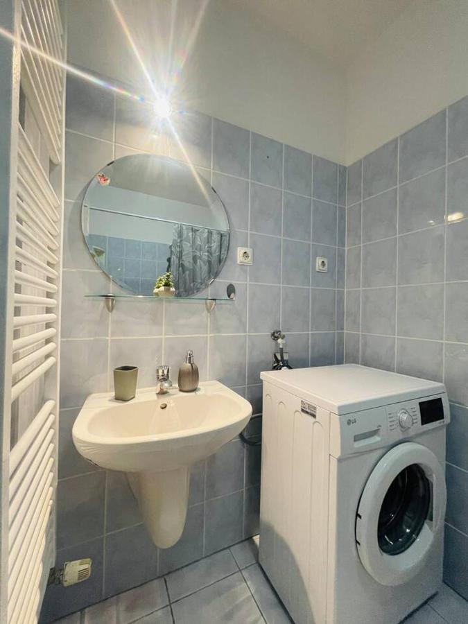 Central Studio Close To Andrassy Avenue For 4 Persons Budapeste Exterior foto