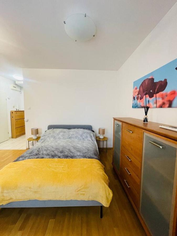 Central Studio Close To Andrassy Avenue For 4 Persons Budapeste Exterior foto